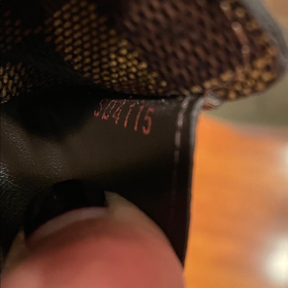 *SOLD* Louis Vuitton Sarah Wallet Damier Ebene - Picture 16 of 16